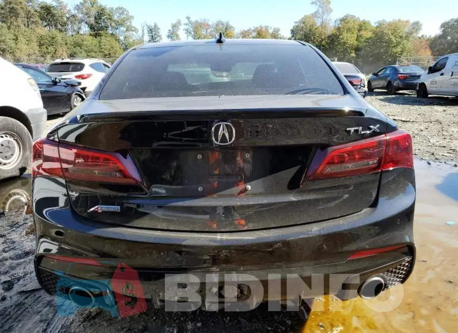 19UUB2F68KA003536 Photo# 6