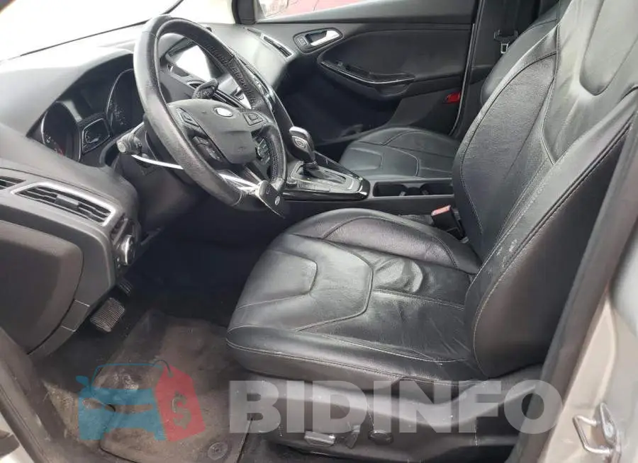 1FADP3N24HL242282 Photo# 7