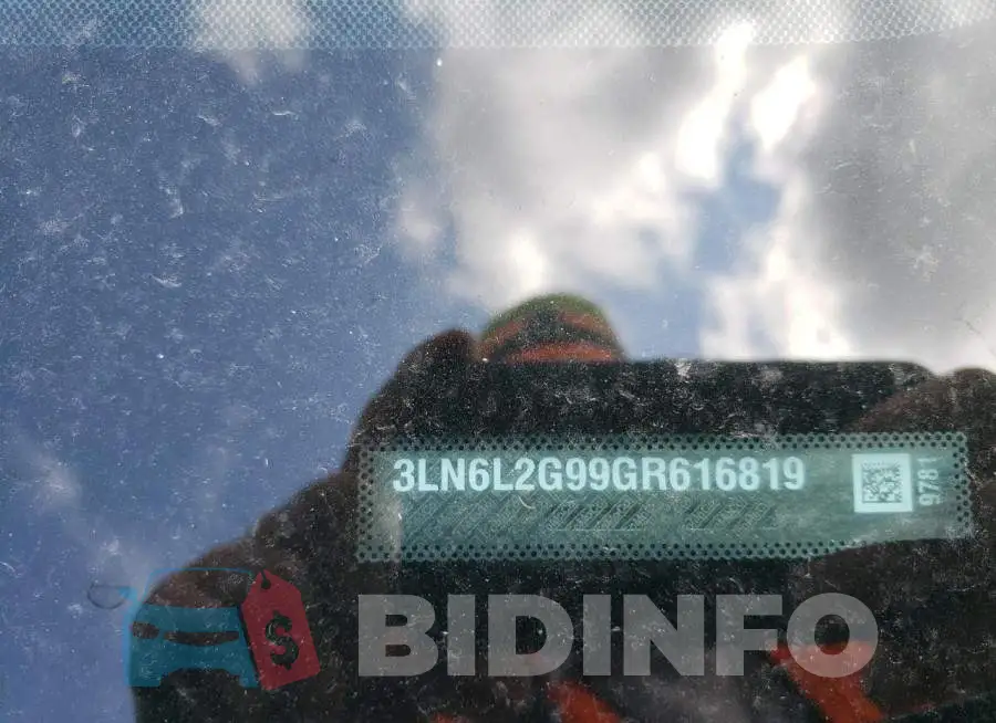 3LN6L2G99GR616819 Photo# 12