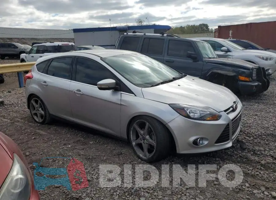 1FADP3N27EL246435 Photo# 4