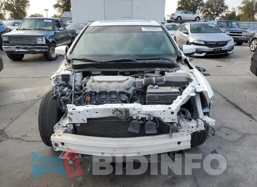 19UUB2F30GA001809 Photo# 5