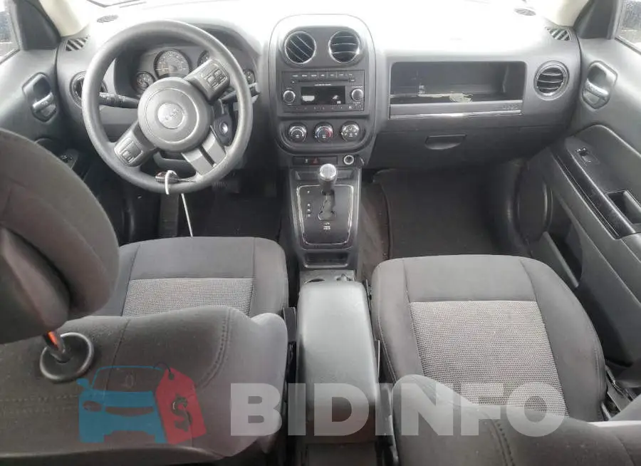 1C4NJPBAXFD138499 Photo# 8