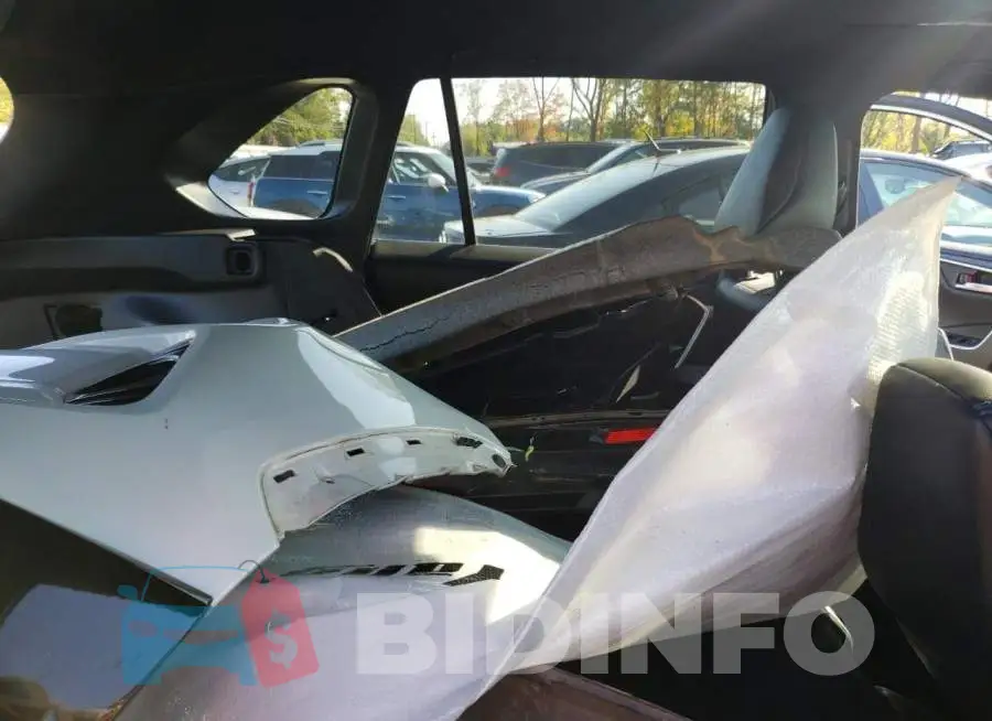 2T3EWRFV6KW035443 Photo# 10