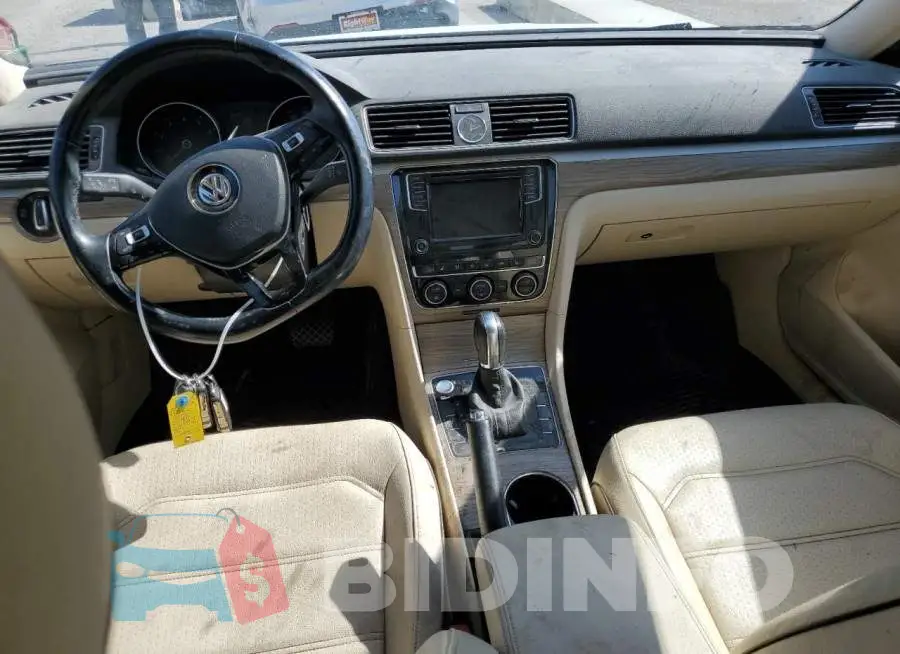 1VWGT7A33HC006647 Photo# 8