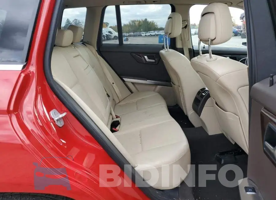 WDCGG8JBXEG333968 Photo# 10