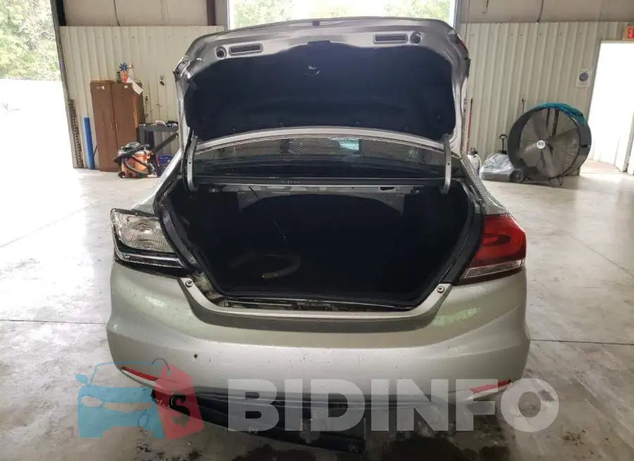 19XFB2F80FE055061 Photo# 6