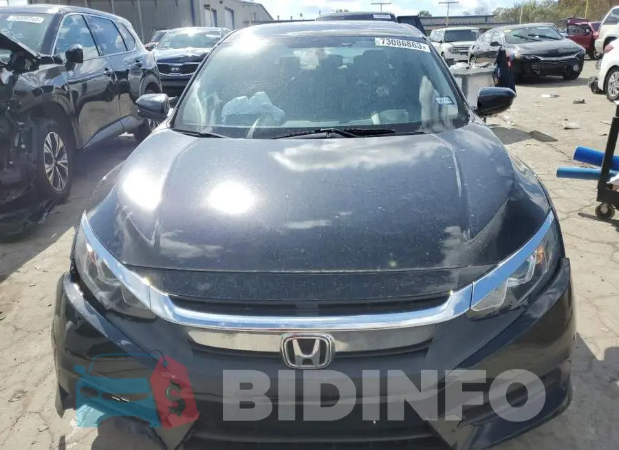 19XFC2F77HE077047 Photo# 5