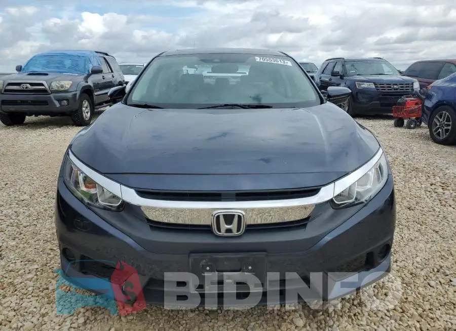 19XFC2F82HE078650 Photo# 5