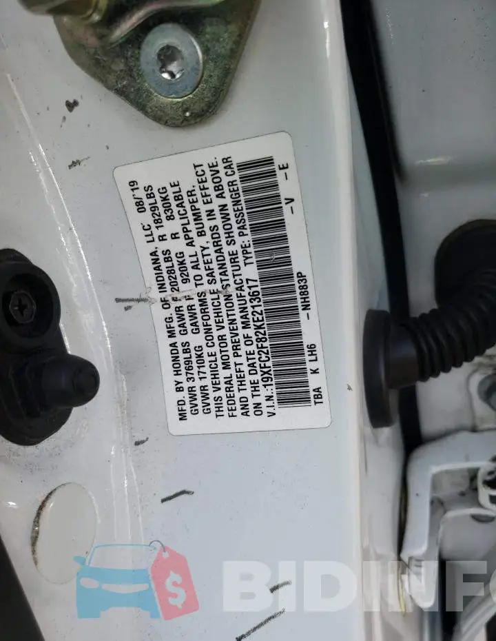 19XFC2F82KE213617 Photo# 12