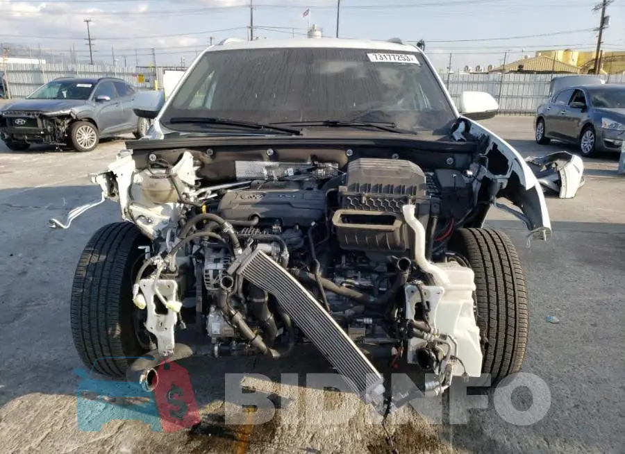 1V2GC2CA9MC227695 Photo# 5