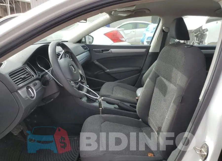 1VWAA7A34JC025127 Photo# 7