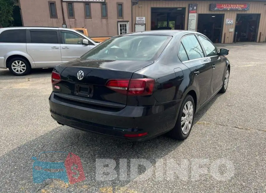 3VW167AJ5HM307818 Photo# 4