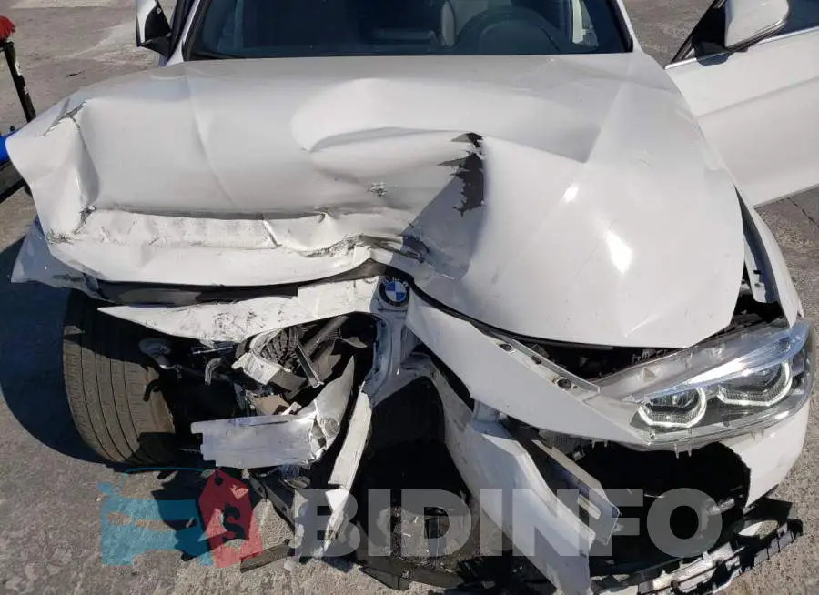 WBA8B9C56JEE81000 Photo# 11