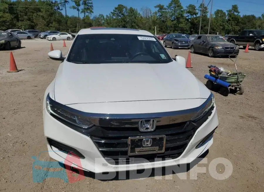 1HGCV2F33JA032417 Photo# 5