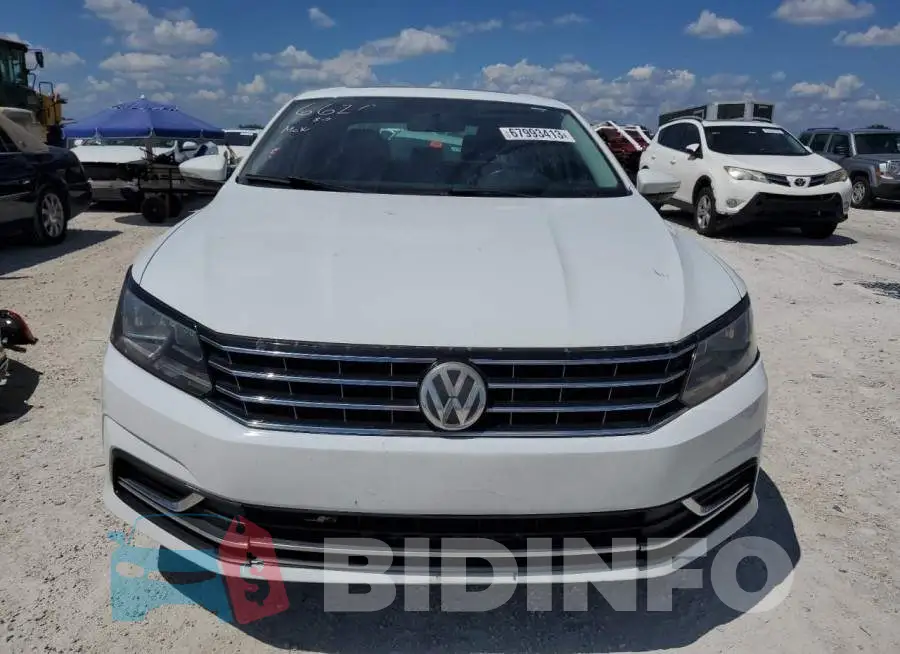 1VWBS7A35GC036342 Photo# 5