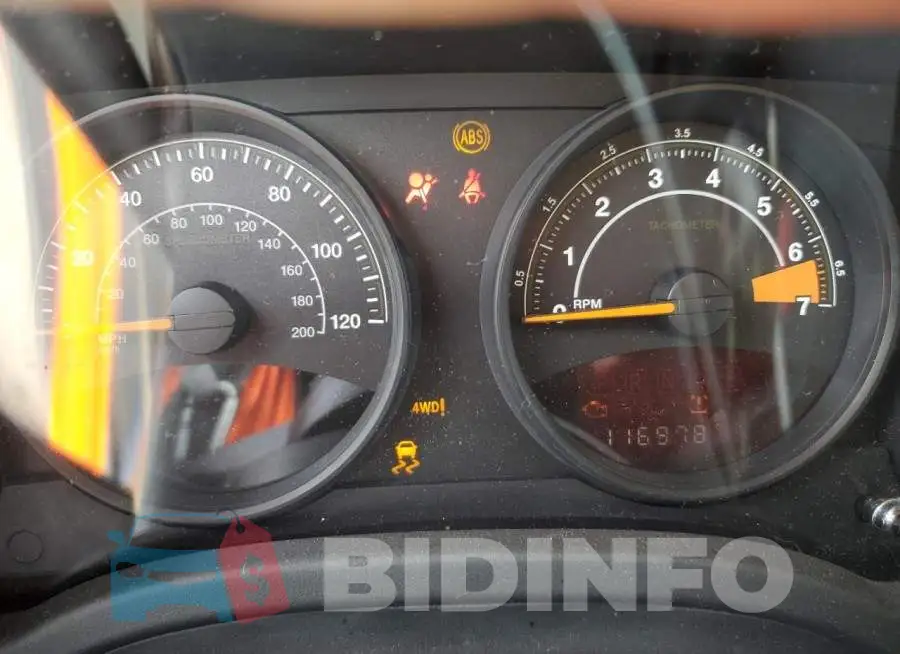 1C4NJRBBXED863524 Photo# 9