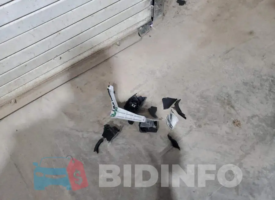 4S3BNAC64F3005869 Photo# 12