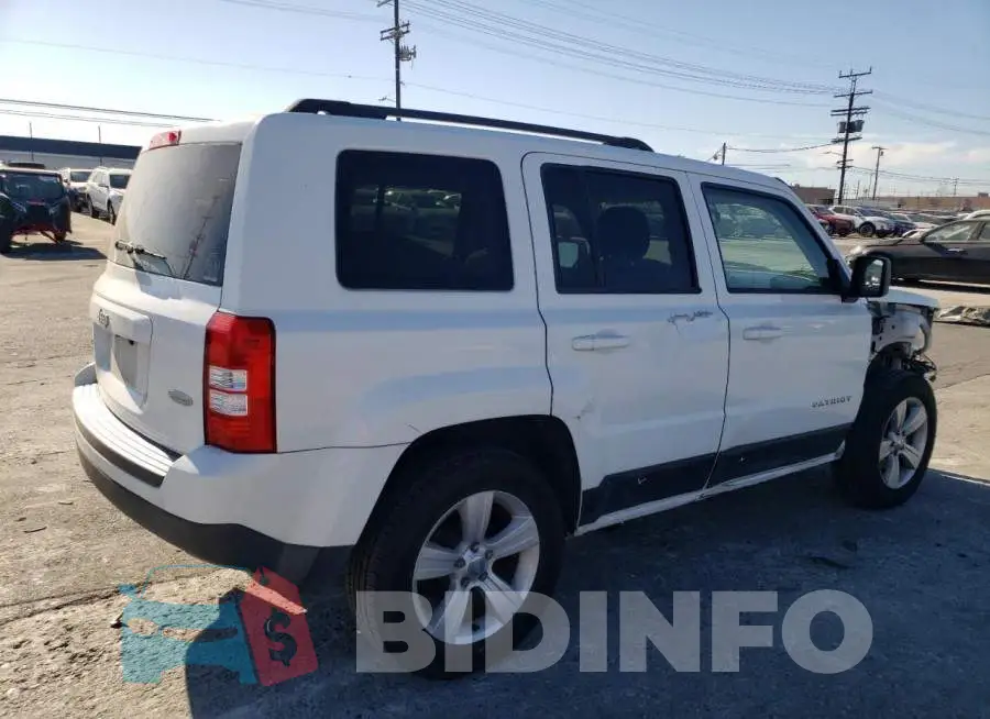 1C4NJRFB2FD135868 Photo# 3