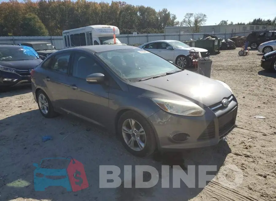 1FADP3F23EL127571 Photo# 4