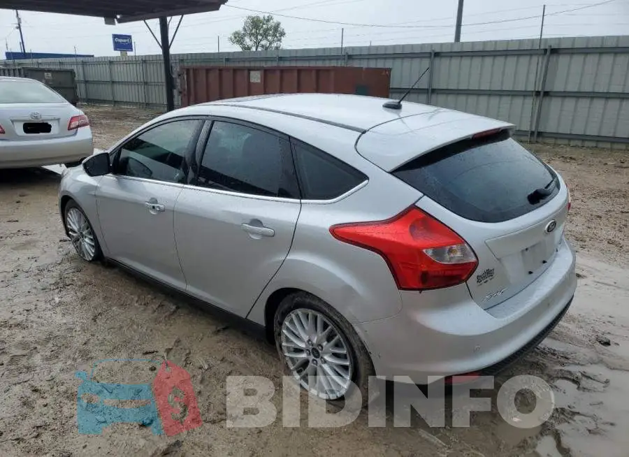 1FADP3N25EL422432 Photo# 2