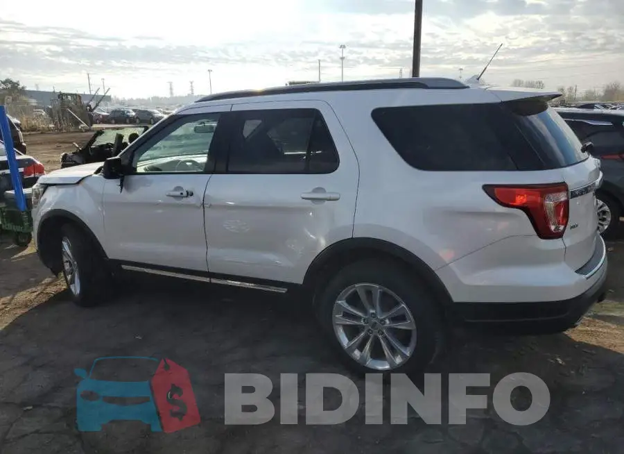 1FM5K8D87JGB54059 Photo# 2