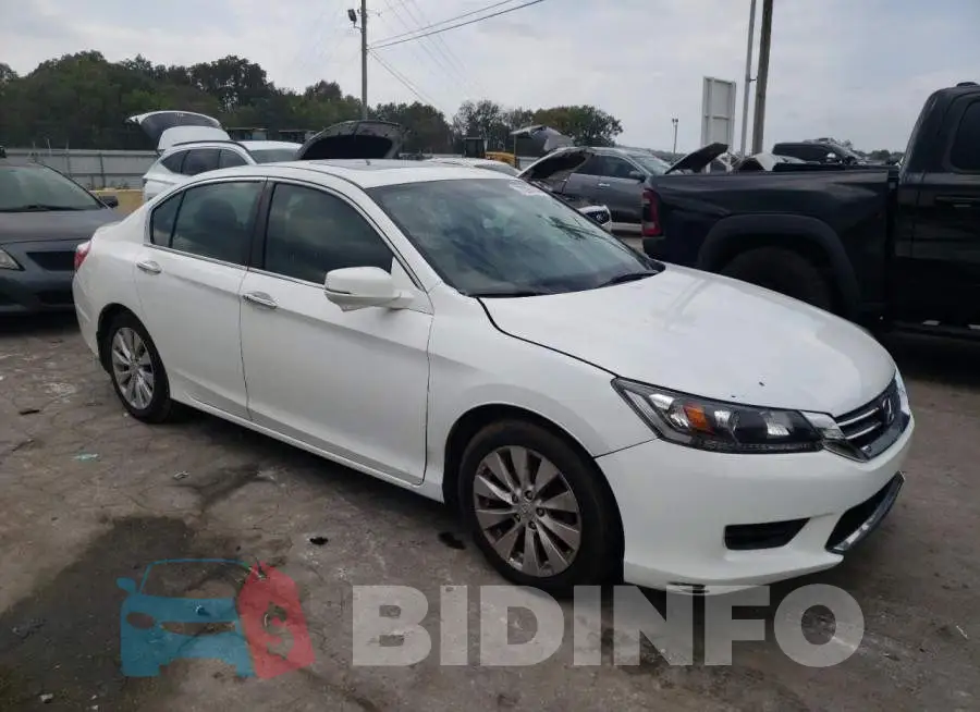 1HGCR2F77FA147262 Photo# 4