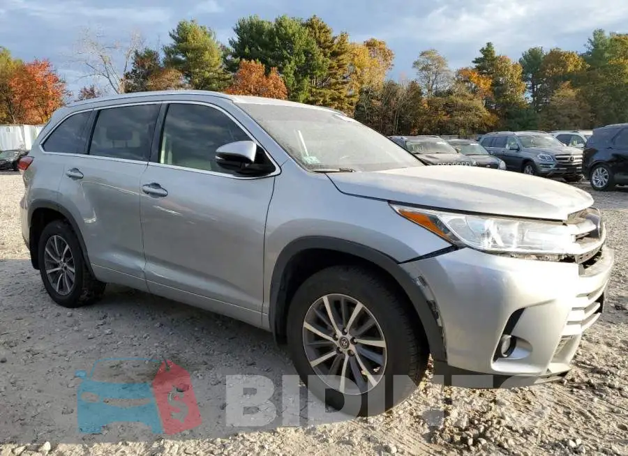 5TDJZRFH0JS527627 Photo# 4