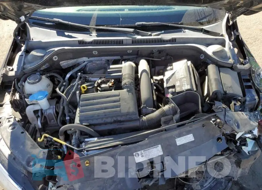 3VW2B7AJ0JM210645 Photo# 11