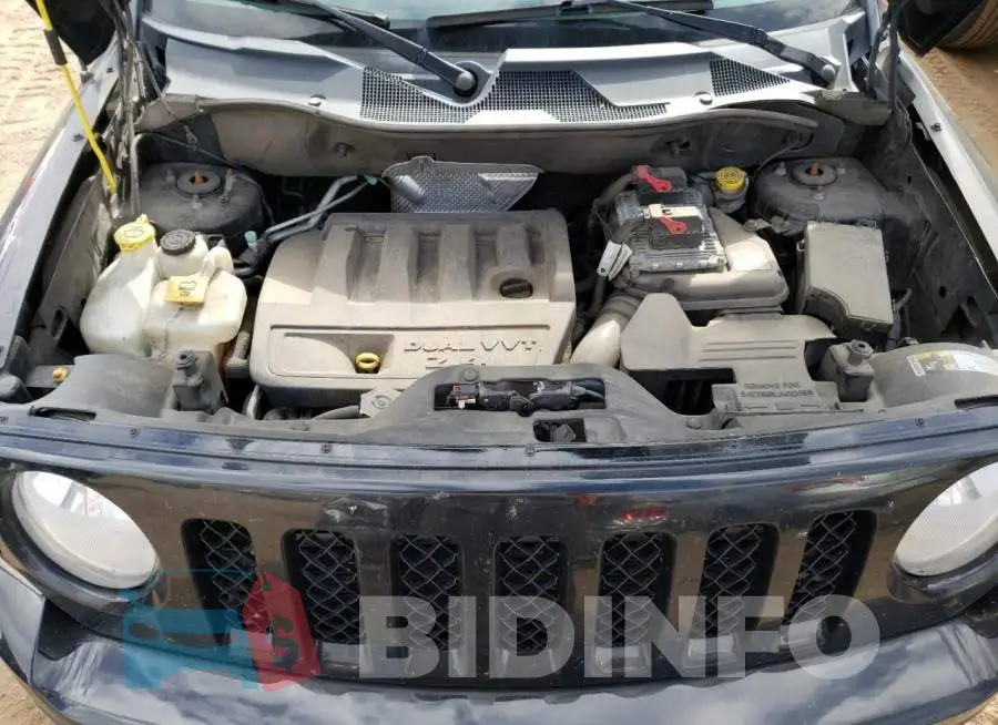 1C4NJRFB1ED799030 Photo# 11