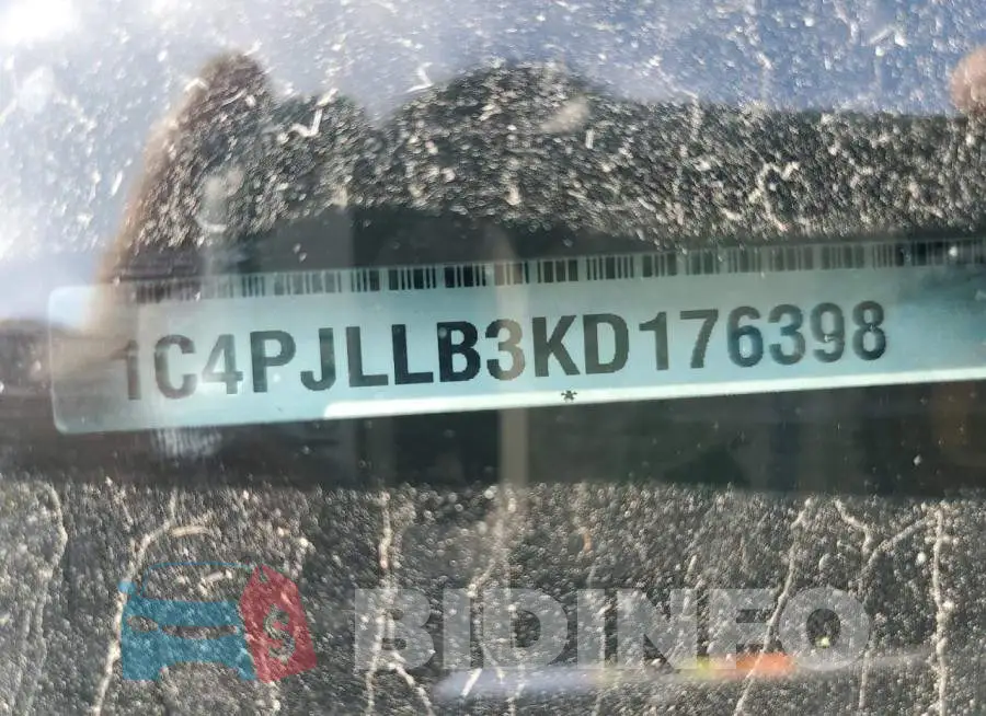 1C4PJLLB3KD176398 Photo# 12
