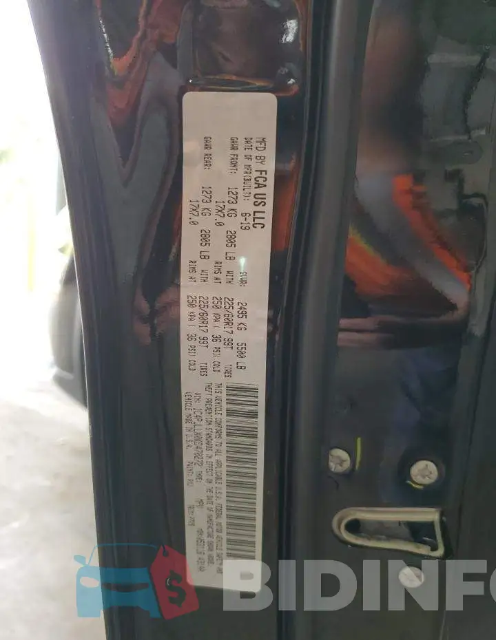 1C4PJLLX0KD470272 Photo# 13
