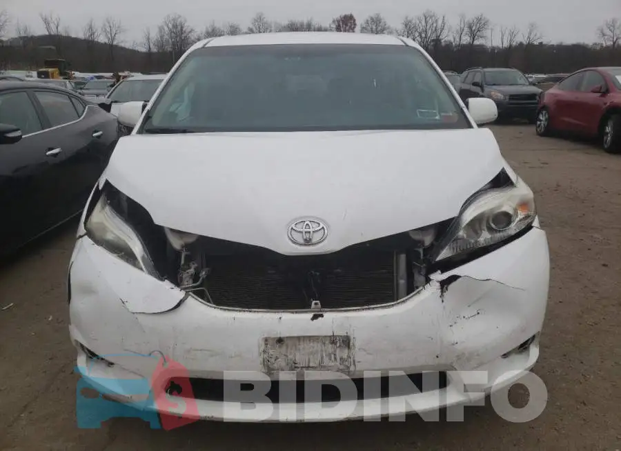 5TDKK3DCXGS691215 Photo# 5