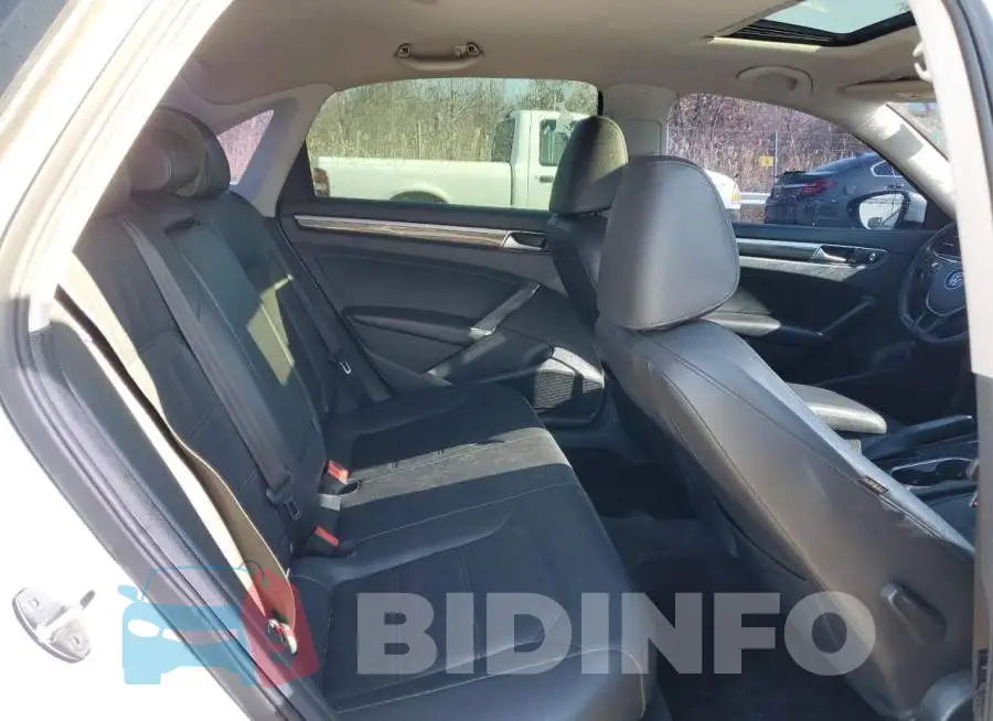 1VWBS7A34GC020164 Photo# 10