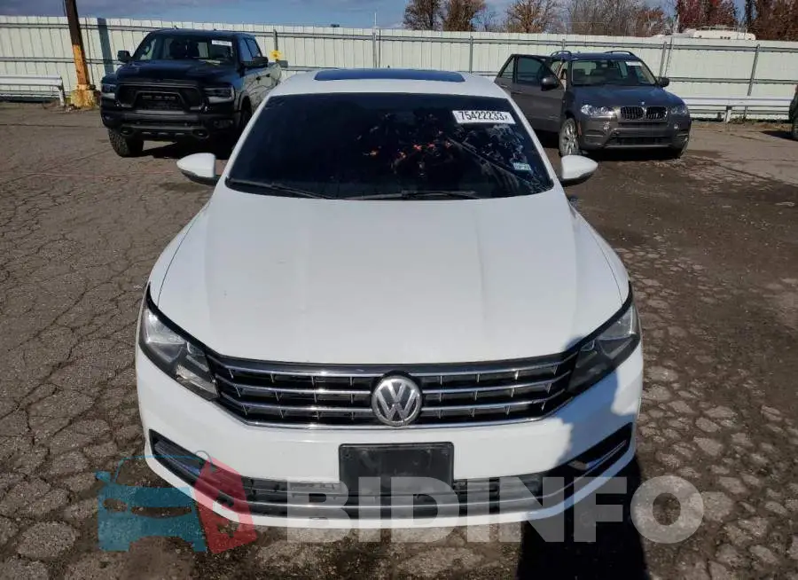 1VWBS7A34GC020164 Photo# 5