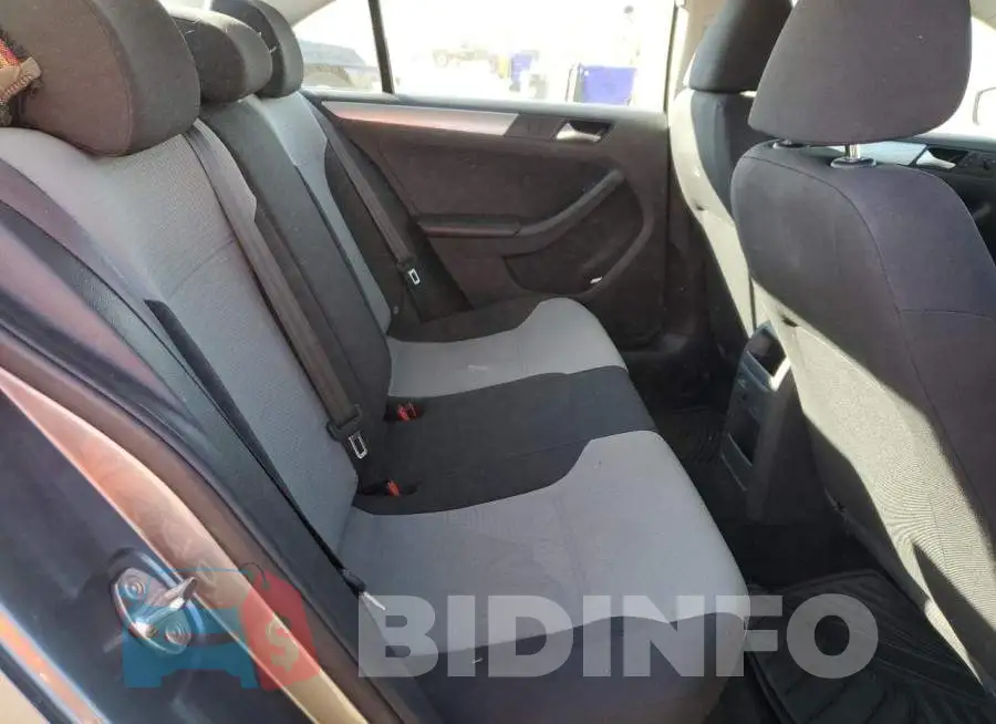 3VW167AJ9HM217037 Photo# 10