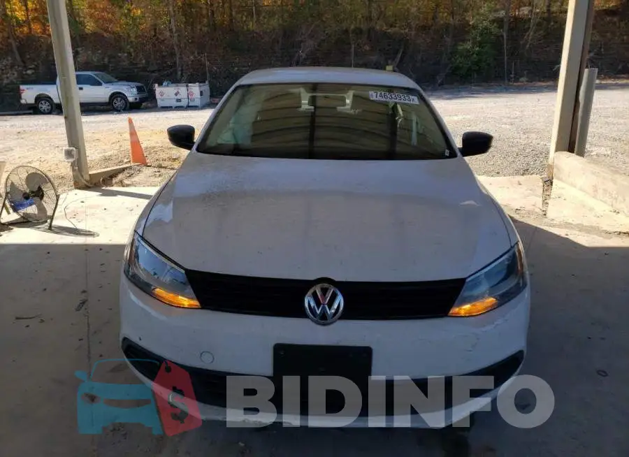3VW2K7AJXEM367962 Photo# 5