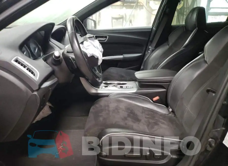 19UUB2F69JA005035 Photo# 7