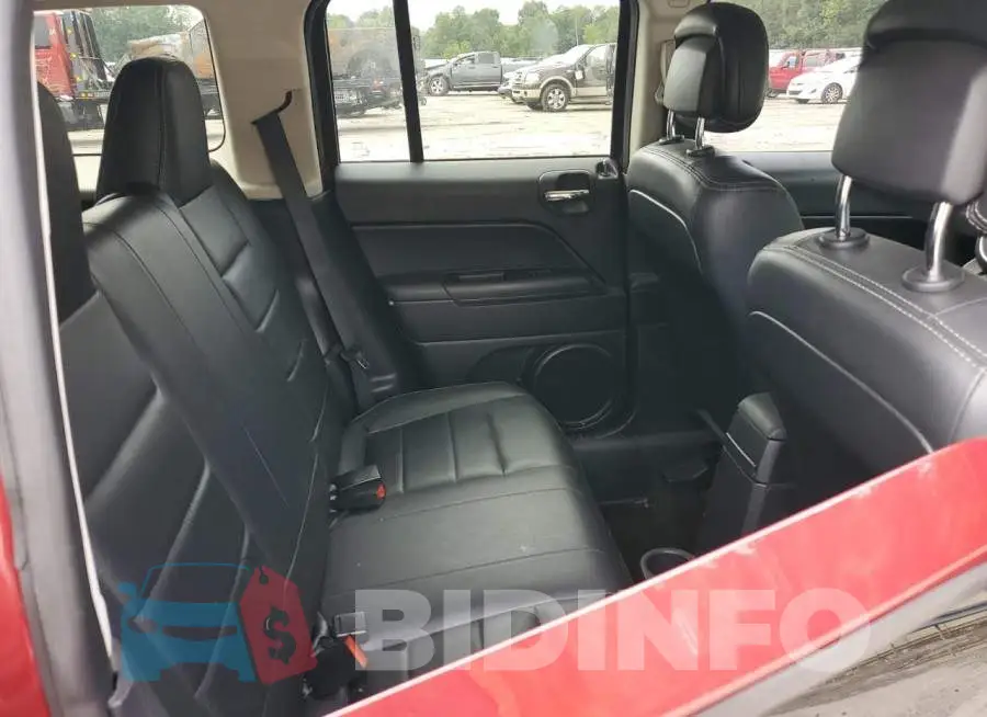1C4NJRFB1FD437992 Photo# 11