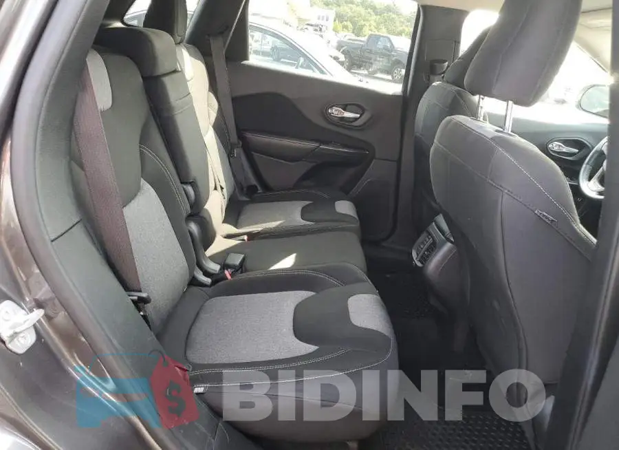 1C4PJMCB1EW137775 Photo# 11