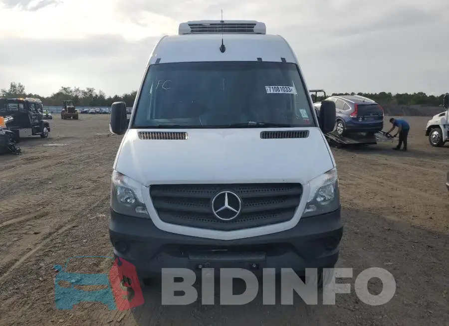 WD3FE7CD9HP382125 Photo# 5