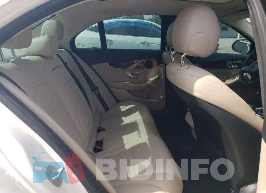 WDDWF4JB1GR145141 Photo# 10