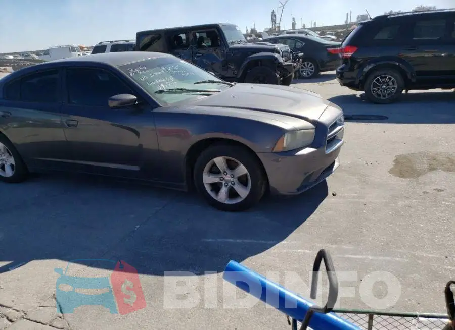 2C3CDXBG6EH256509 Photo# 4