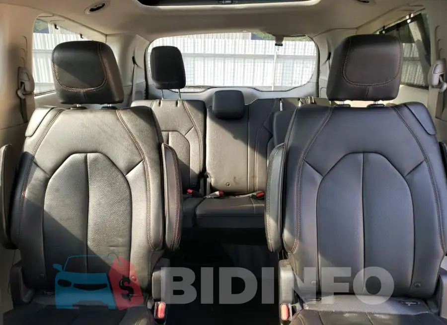 2C4RC1EG2JR174329 Photo# 10