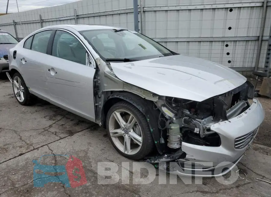 YV1612TK3G2415547 Photo# 4