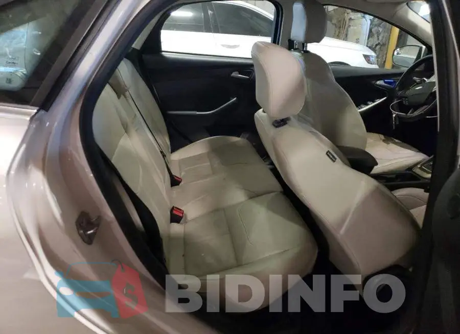 1FADP3J29FL200824 Photo# 10