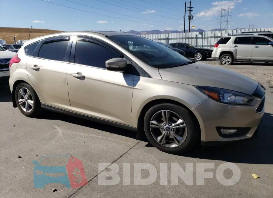 1FADP3M21JL261685 Photo# 4