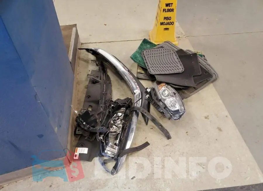 19XFC2F51GE218143 Photo# 12