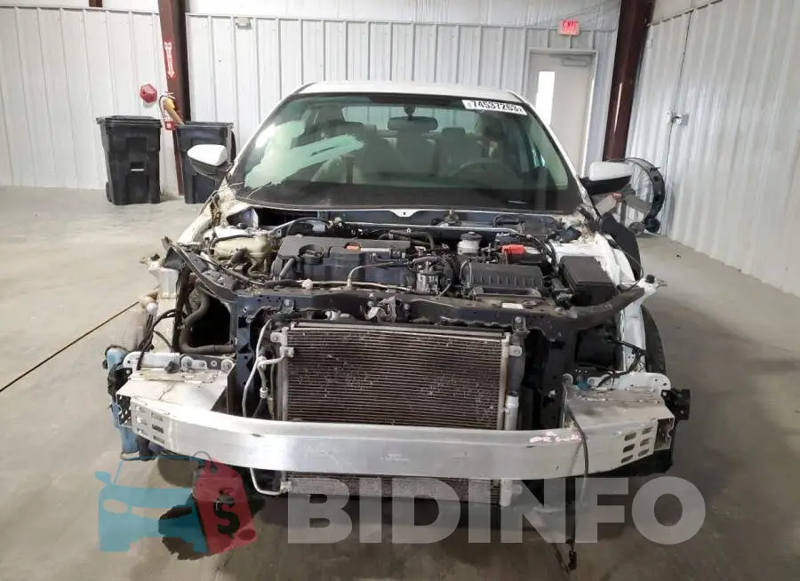 19XFC2F5XGE045061 Photo# 5