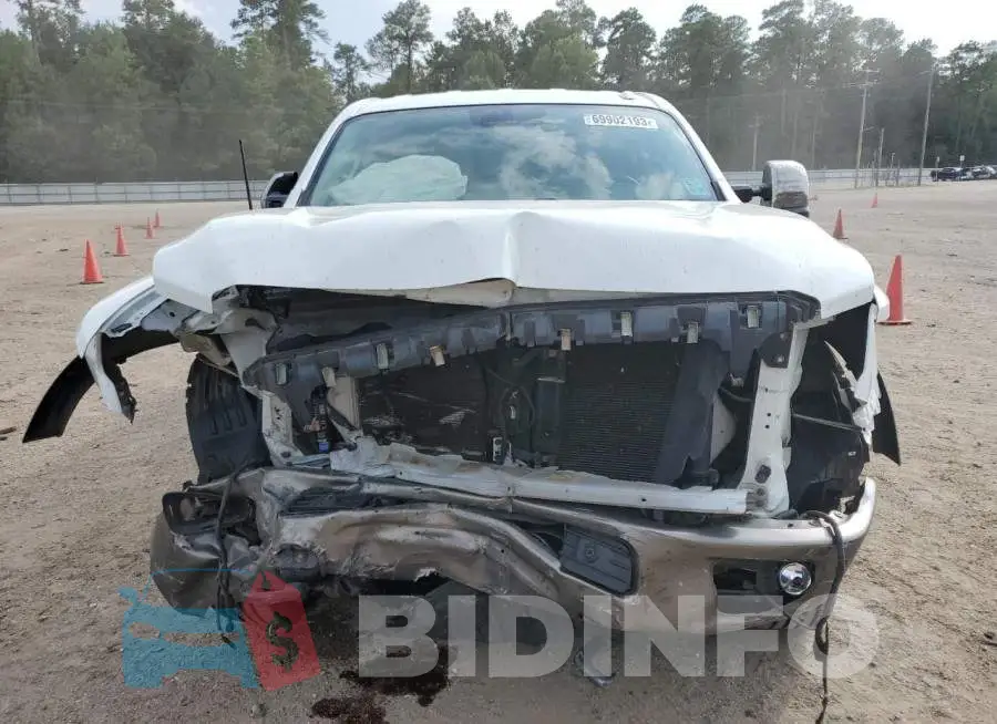 1N6BA1F40GN502622 Photo# 5