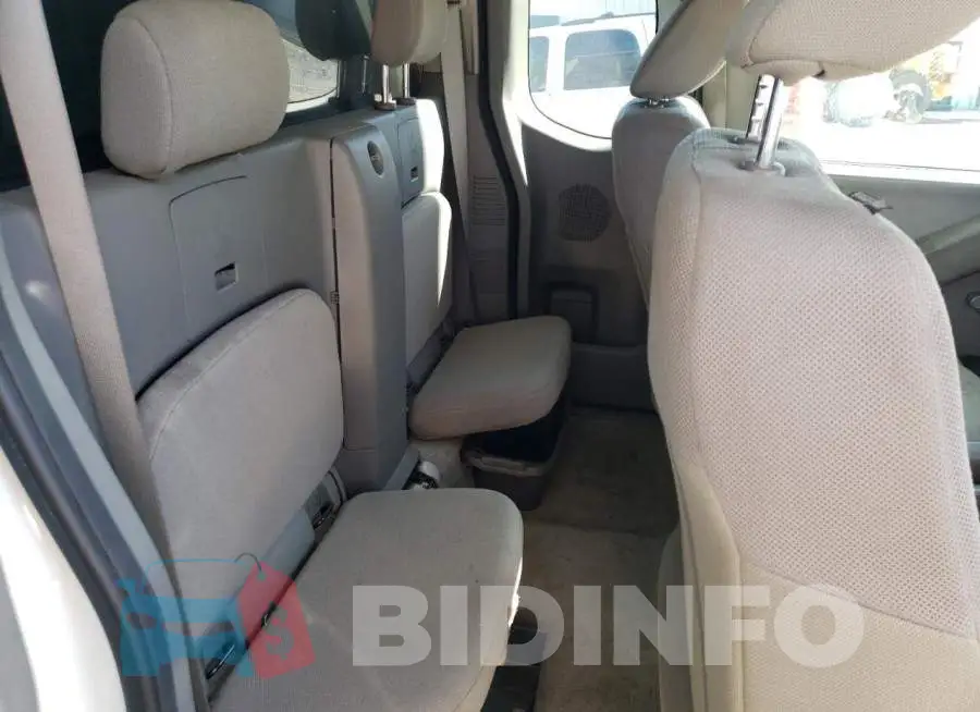 1N6BD0CT1HN744155 Photo# 10